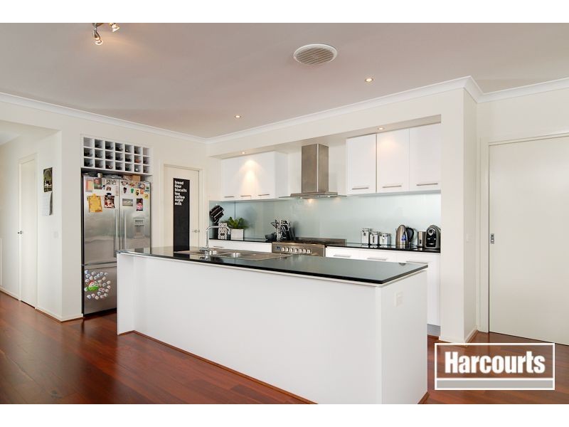 4 Howe Way, Cranbourne East VIC 3977