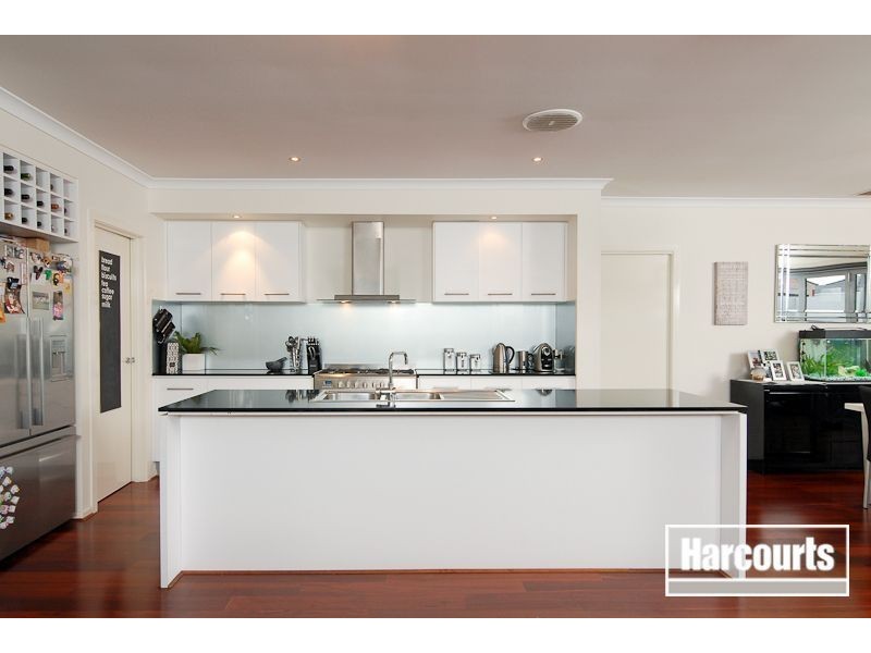 4 Howe Way, Cranbourne East VIC 3977