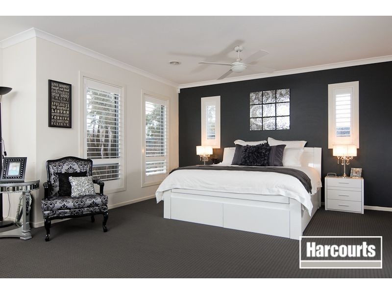 4 Howe Way, Cranbourne East VIC 3977