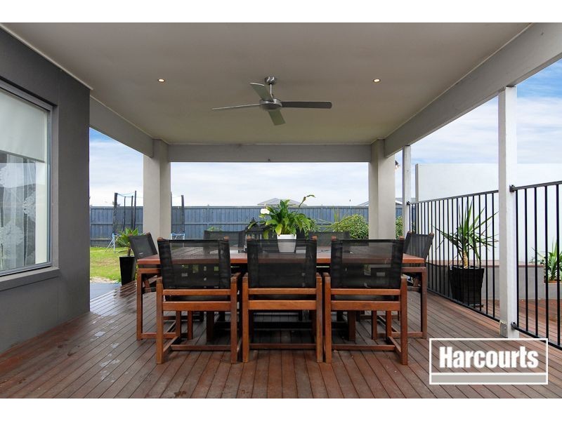 4 Howe Way, Cranbourne East VIC 3977