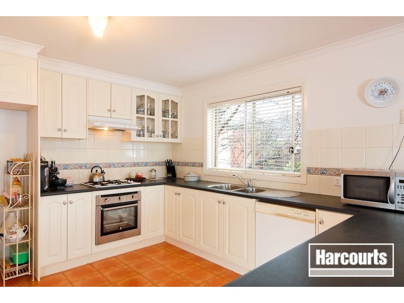 18 Hickory Drive, Narre Warren South VIC 3805