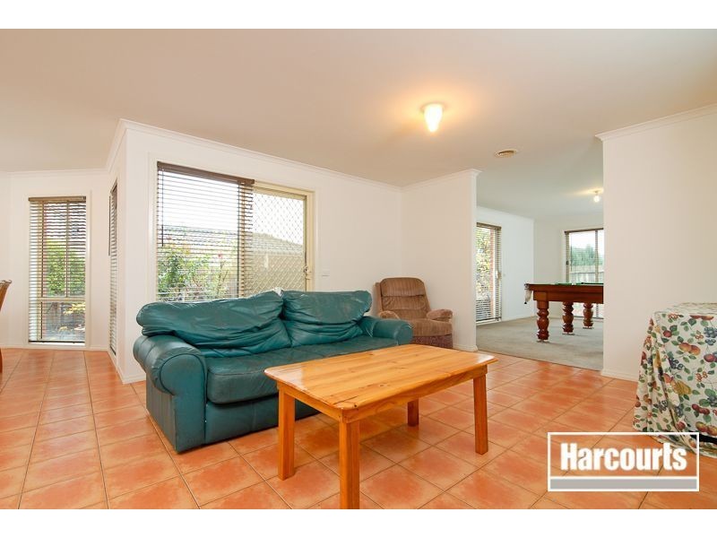18 Hickory Drive, Narre Warren South VIC 3805