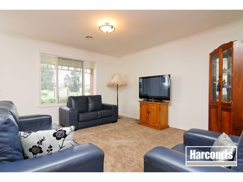 18 Hickory Drive, Narre Warren South VIC 3805