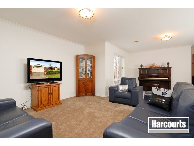 18 Hickory Drive, Narre Warren South VIC 3805