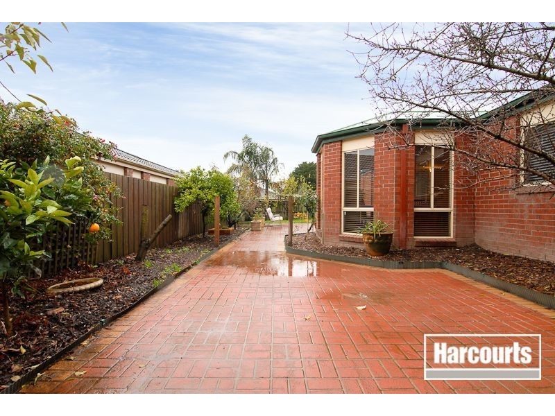 18 Hickory Drive, Narre Warren South VIC 3805