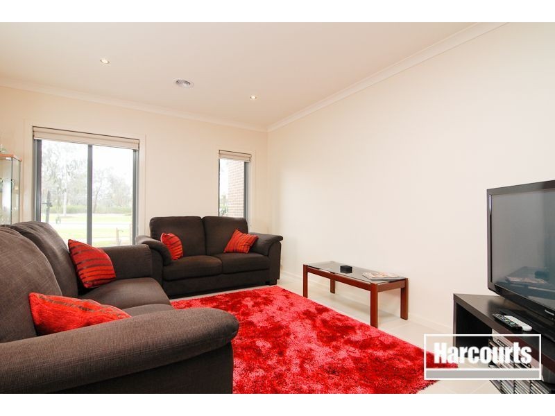72 Mannavue Blvd, Cranbourne North VIC 3977