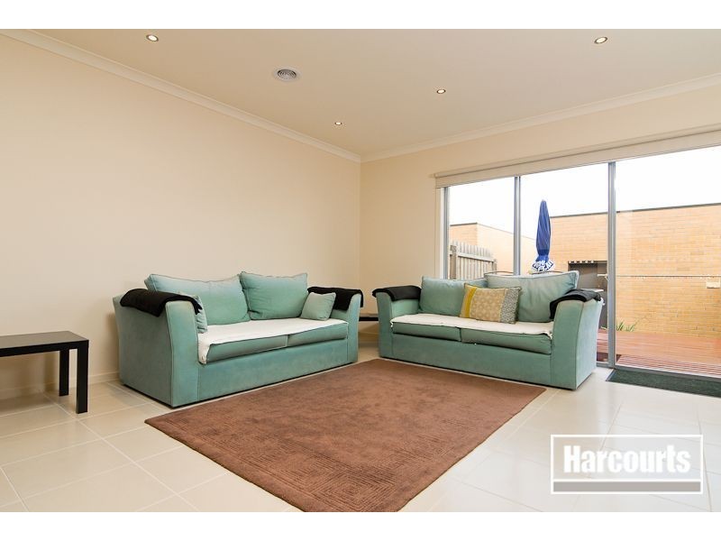 72 Mannavue Blvd, Cranbourne North VIC 3977