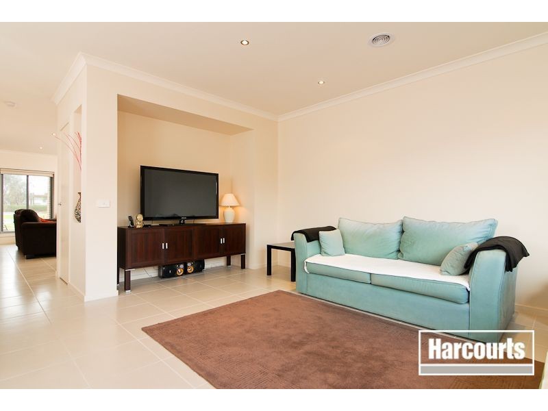 72 Mannavue Blvd, Cranbourne North VIC 3977
