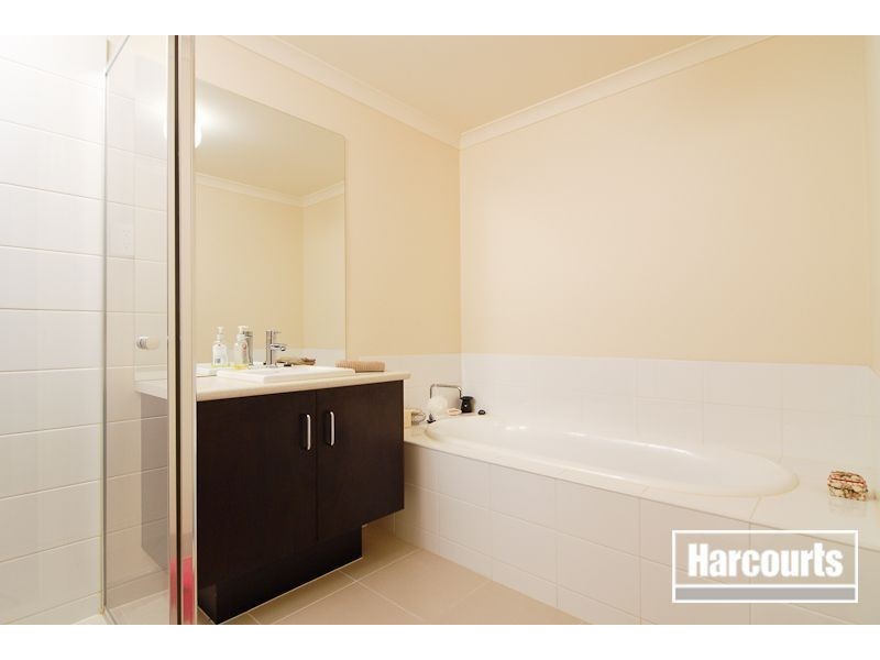 72 Mannavue Blvd, Cranbourne North VIC 3977