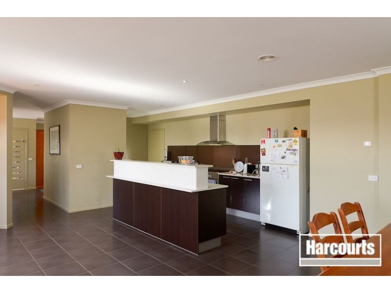 7 Bunbury Ave, Narre Warren VIC 3805