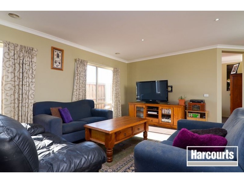 7 Bunbury Ave, Narre Warren VIC 3805