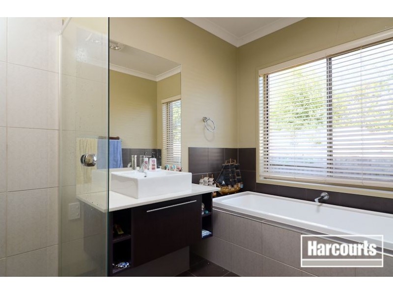 7 Bunbury Ave, Narre Warren VIC 3805