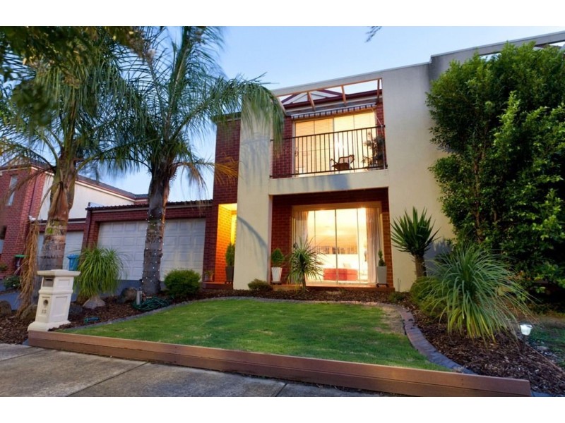 13 Provence Place, Narre Warren South VIC 3805