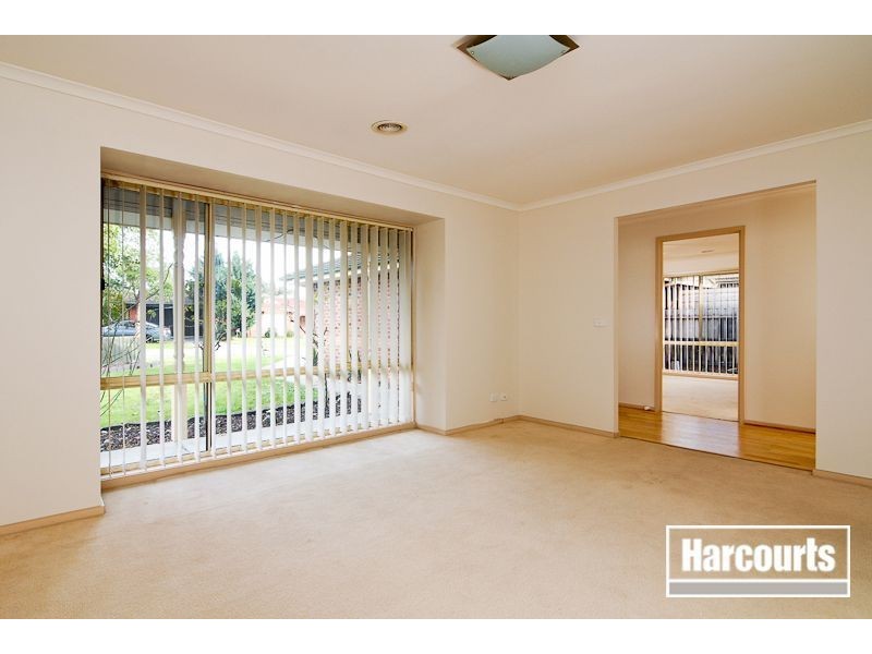 9 Chain Court, Narre Warren South VIC 3805