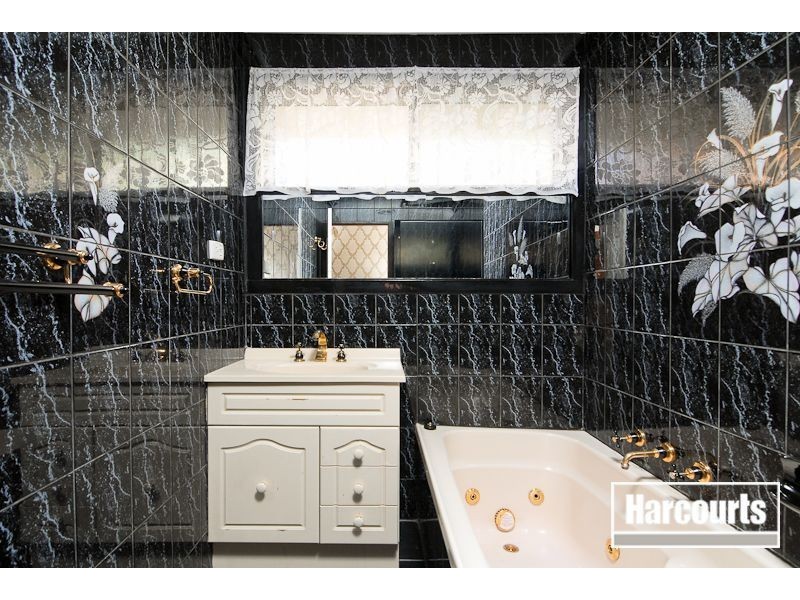 6 Adam Avenue, Hallam VIC 3803