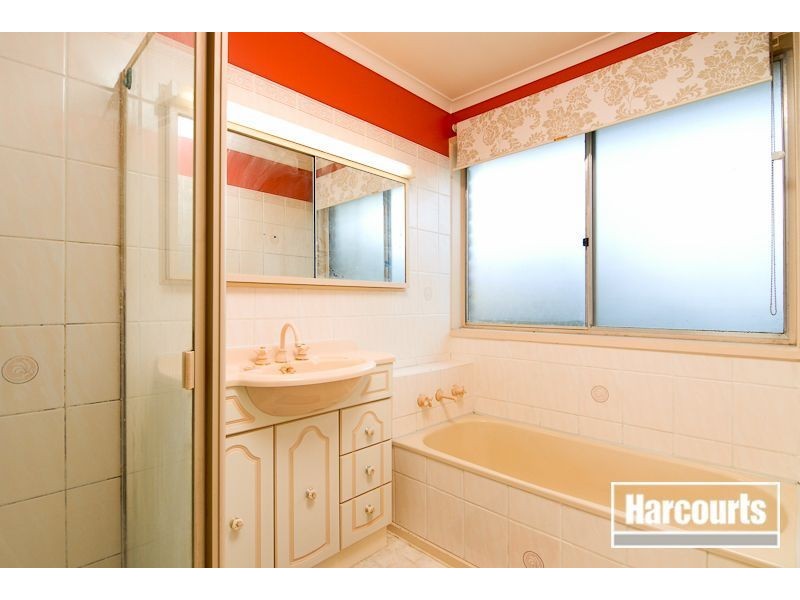 16 Monaro Cres, Narre Warren VIC 3805