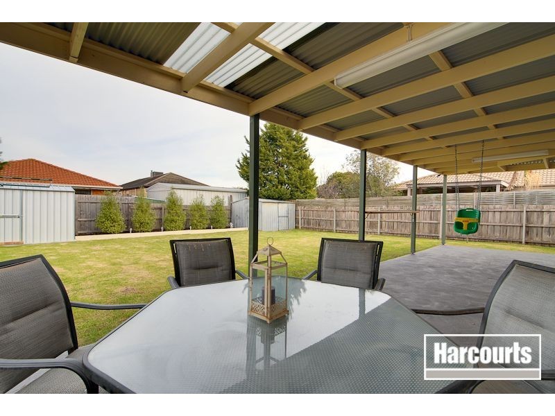 8 Julia Court, Cranbourne North VIC 3977