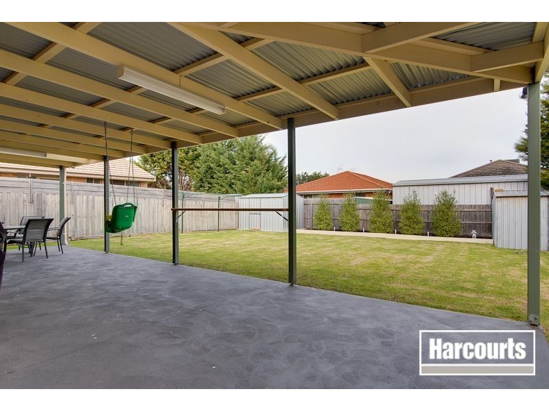 8 Julia Court, Cranbourne North VIC 3977