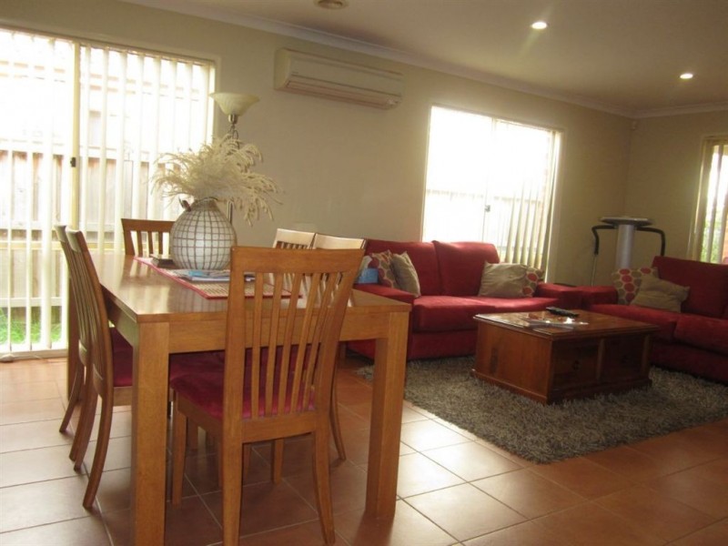 4 Roseville Court, Berwick VIC 3806