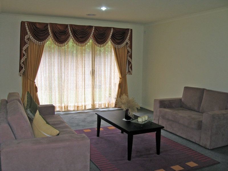 3 Halsbury Place, Skye VIC 3977