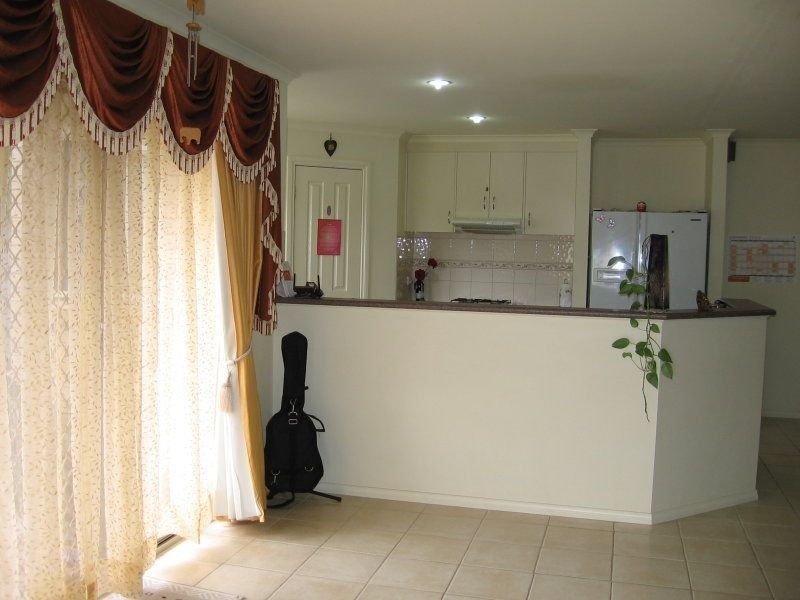 3 Halsbury Place, Skye VIC 3977