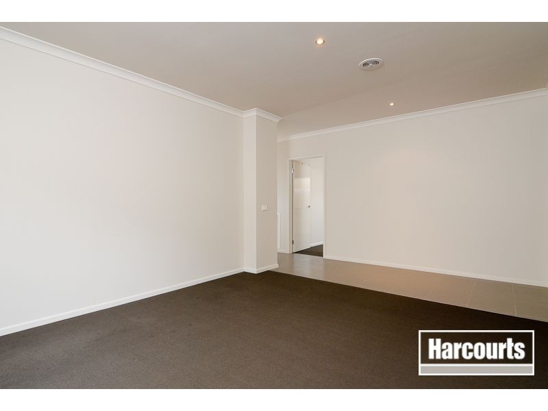 16 Paradise Way, Skye VIC 3977