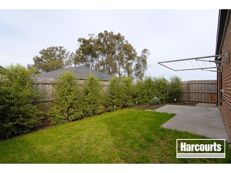16 Paradise Way, Skye VIC 3977