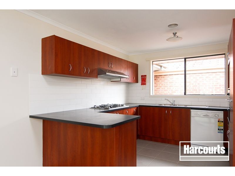 4 Golden Wattle Court, Cranbourne VIC 3977