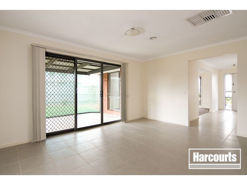 4 Golden Wattle Court, Cranbourne VIC 3977