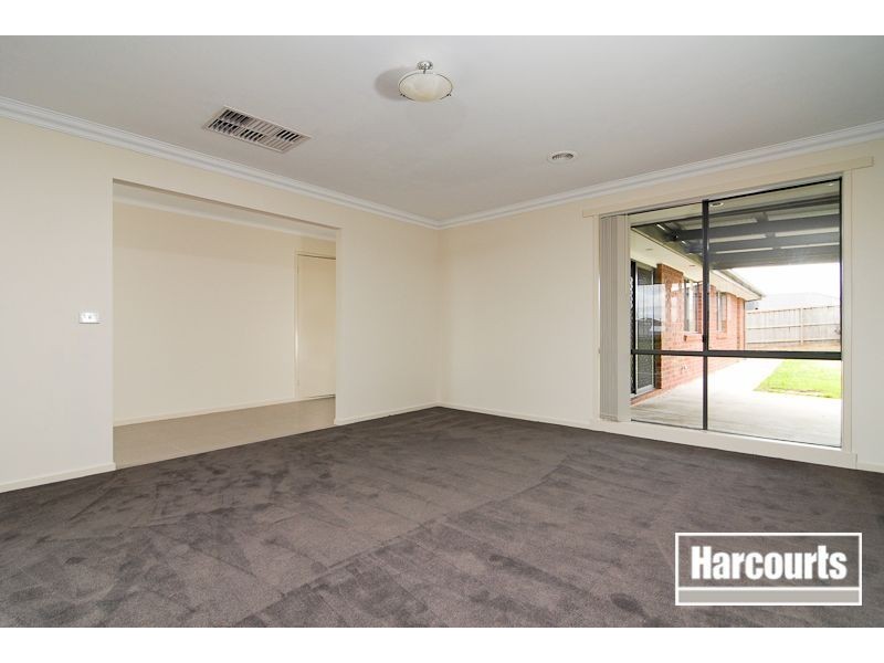 4 Golden Wattle Court, Cranbourne VIC 3977