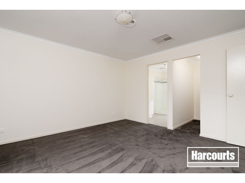 4 Golden Wattle Court, Cranbourne VIC 3977