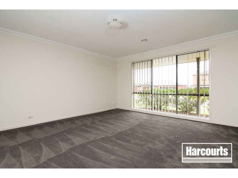 4 Golden Wattle Court, Cranbourne VIC 3977