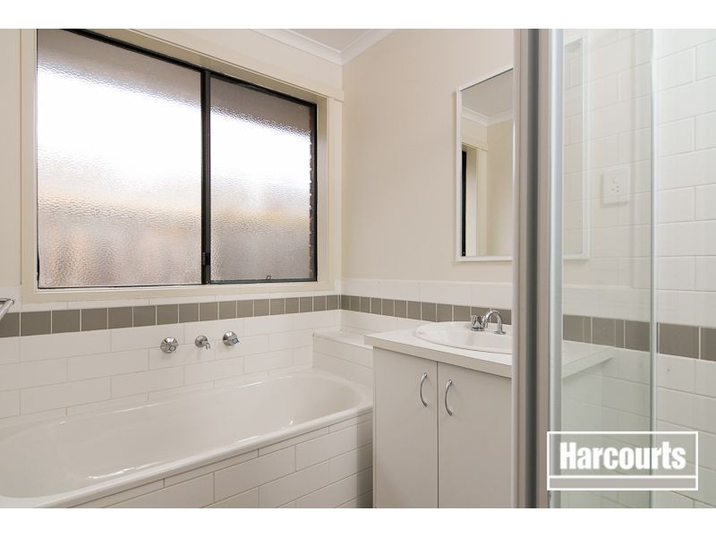 4 Golden Wattle Court, Cranbourne VIC 3977