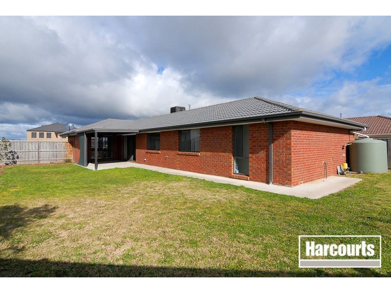 4 Golden Wattle Court, Cranbourne VIC 3977