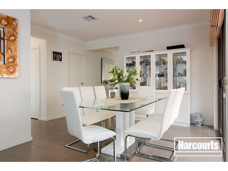 53 Datura Ave, Cranbourne North VIC 3977