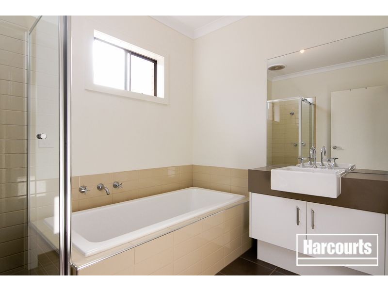 53 Datura Ave, Cranbourne North VIC 3977