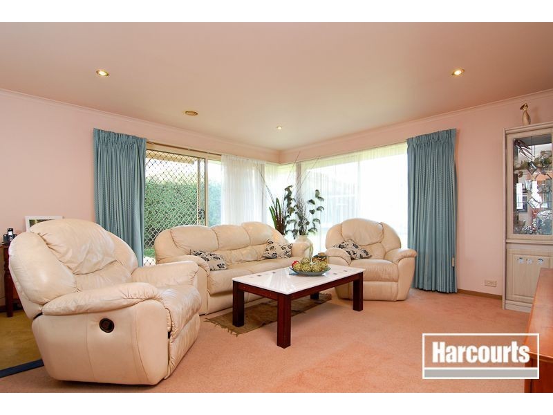 10 Plough Rise, Narre Warren South VIC 3805