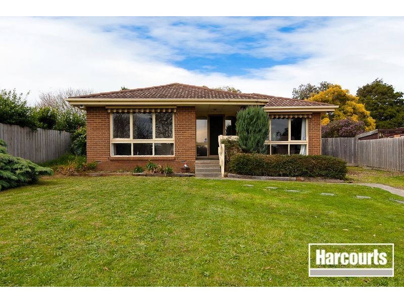 8 Pemberton Drive, Narre Warren VIC 3805