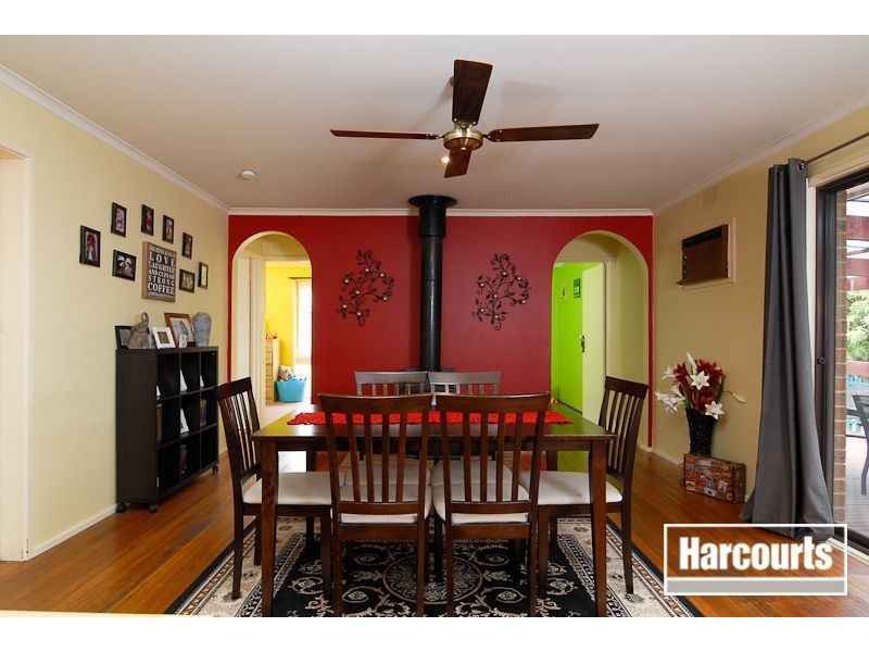 8 Pemberton Drive, Narre Warren VIC 3805