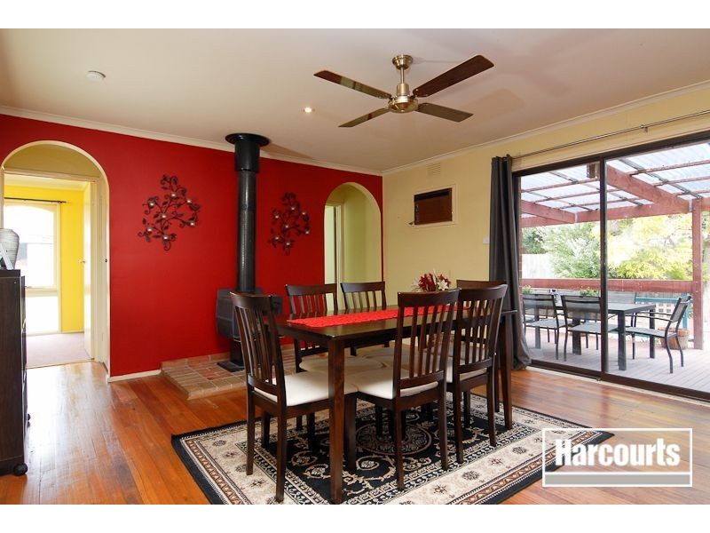 8 Pemberton Drive, Narre Warren VIC 3805