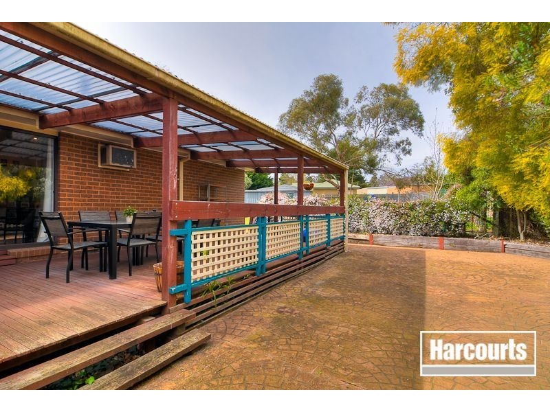 8 Pemberton Drive, Narre Warren VIC 3805