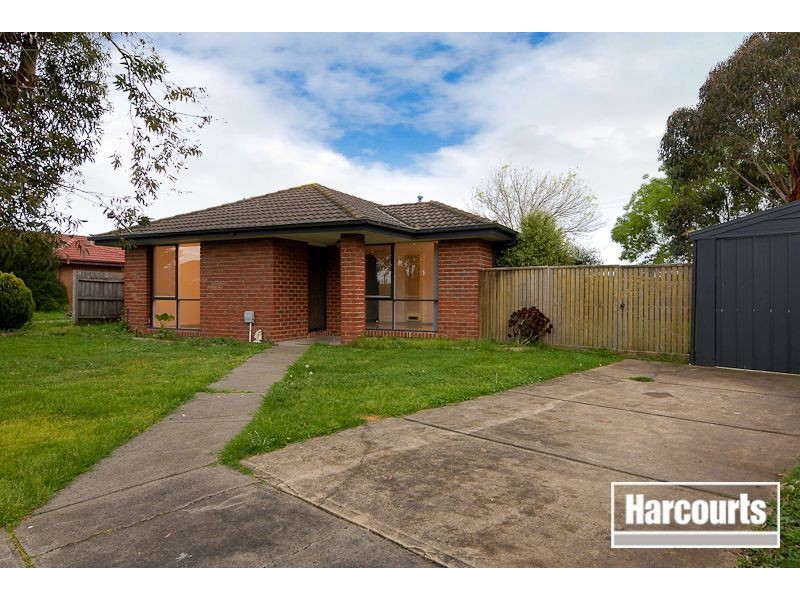 17 Caroline Crescent, Cranbourne West VIC 3977