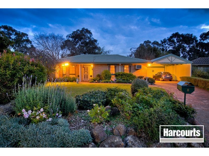 5 Pinelands Court, Narre Warren VIC 3805