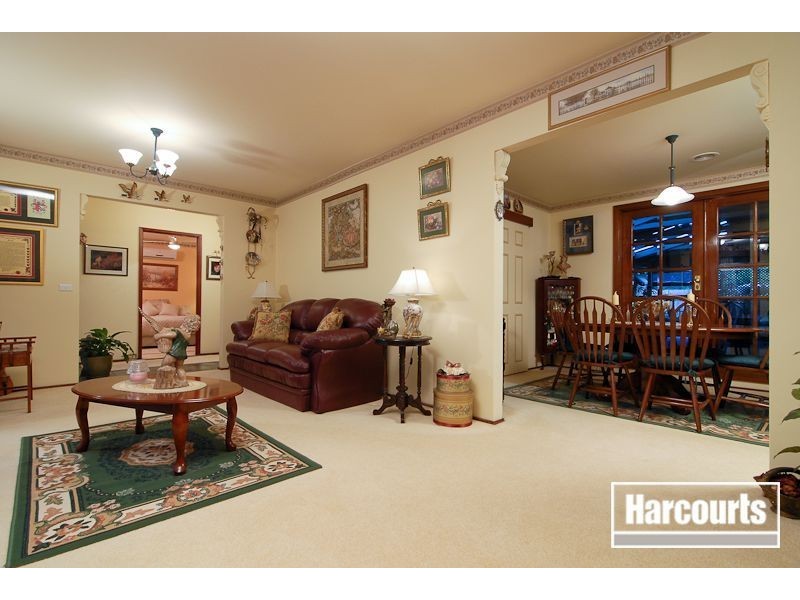 5 Pinelands Court, Narre Warren VIC 3805