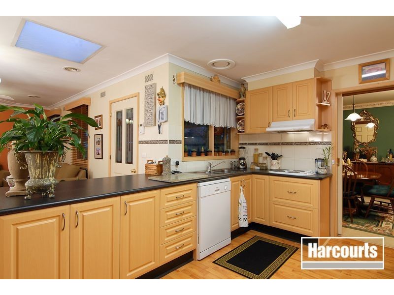 5 Pinelands Court, Narre Warren VIC 3805