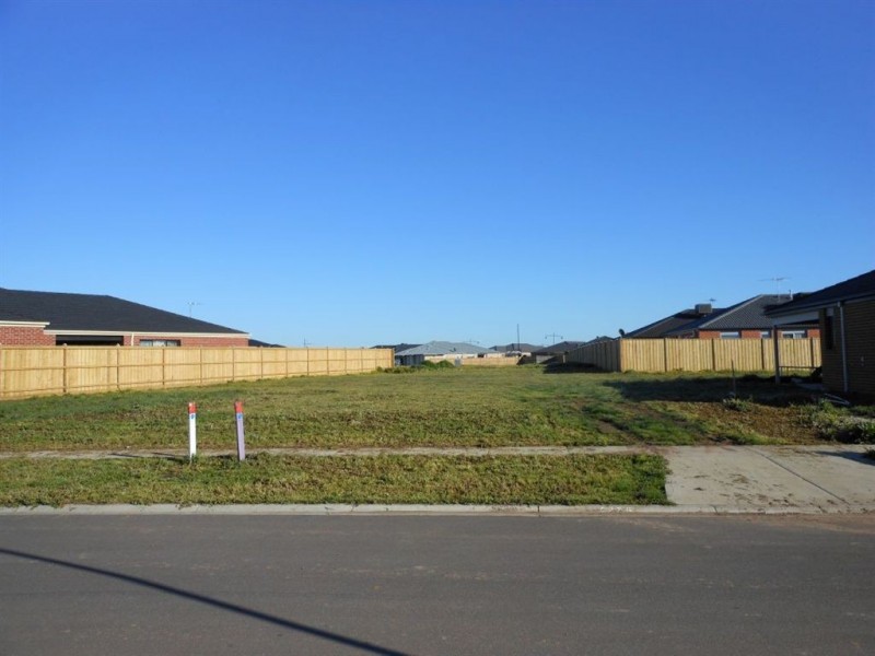 1426/77 Linden Tree Way, Cranbourne North VIC 3977