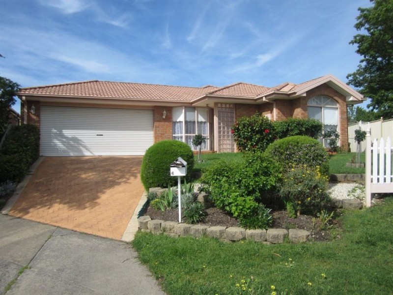 6 Celeste Court, Berwick VIC 3806