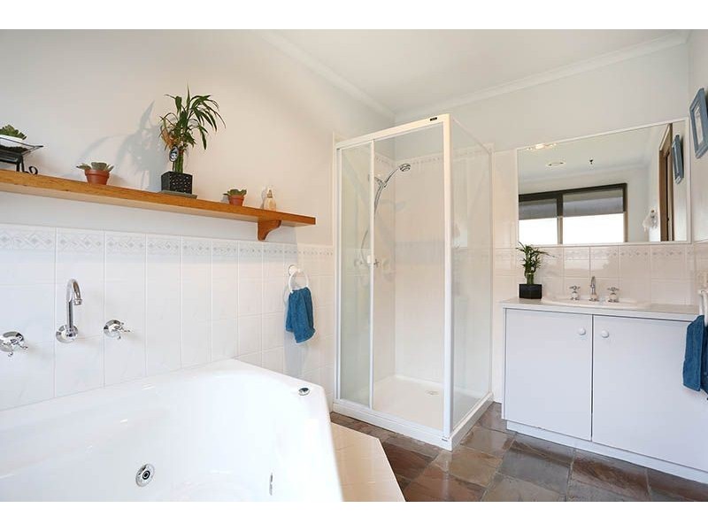 7 Hansen Crt, Narre Warren VIC 3805