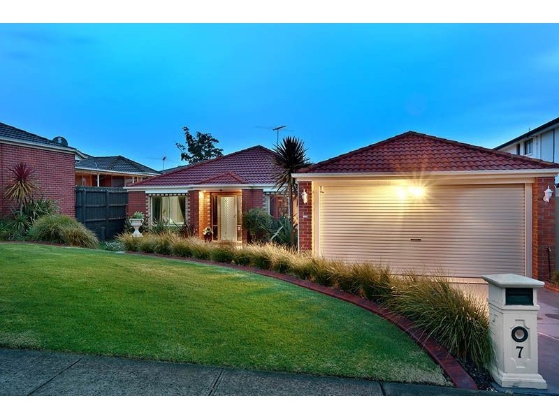 7 Towerhill Boulevard, Lynbrook VIC 3975