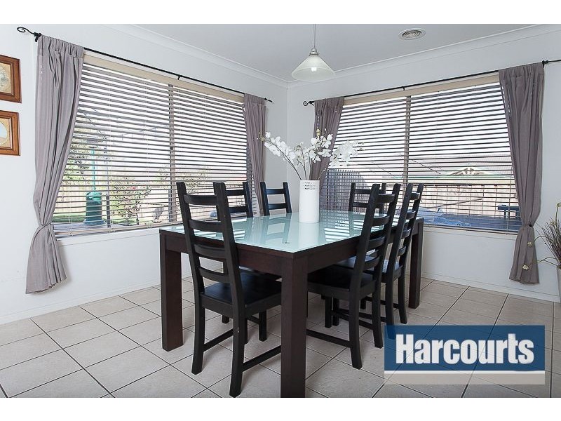 8 Ashmore Avenue, Narre Warren South VIC 3805